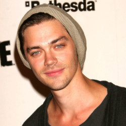 tom-payne-credit-famous-2 1