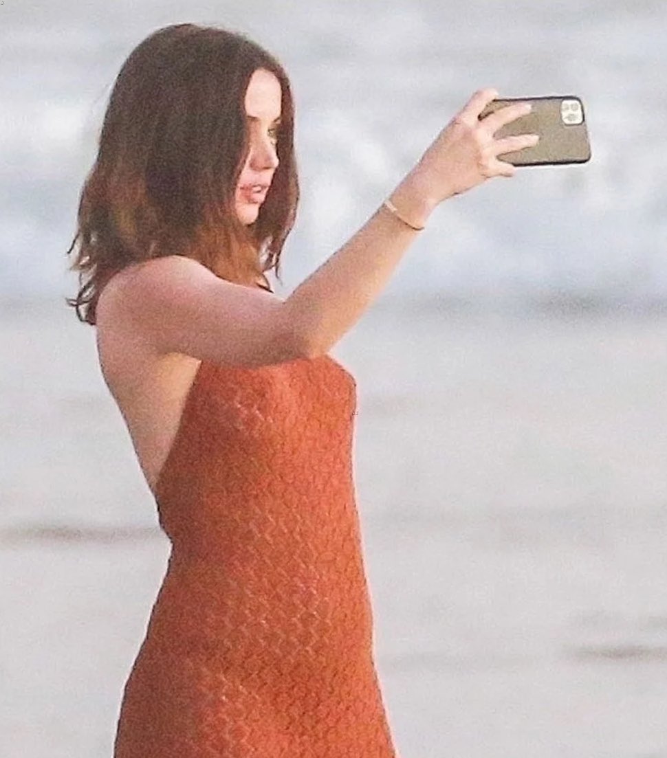 ana sulla spiaggia - Copy