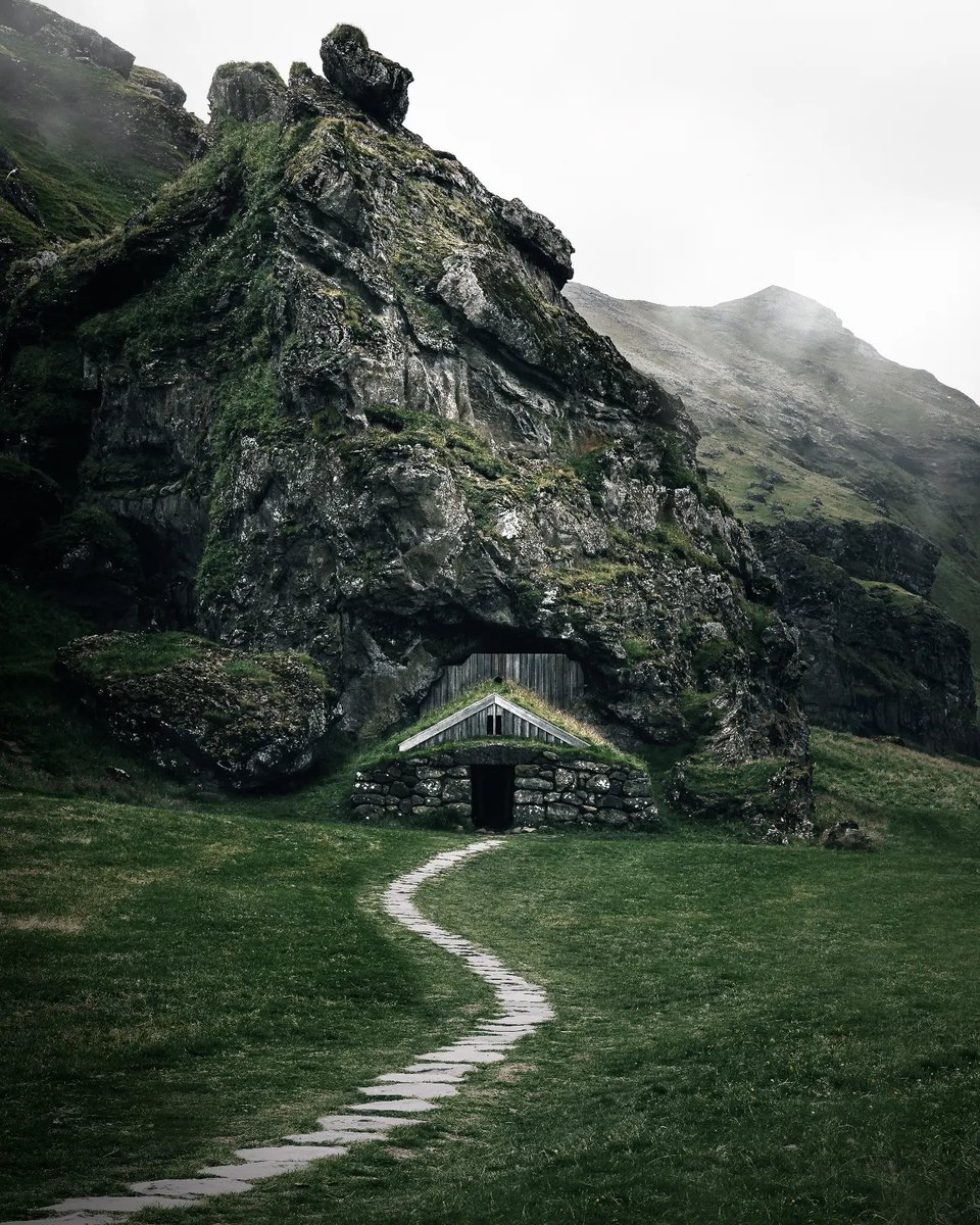 island fr hobbits - Copy