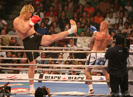 Hong-Man-Choi-K-1-match