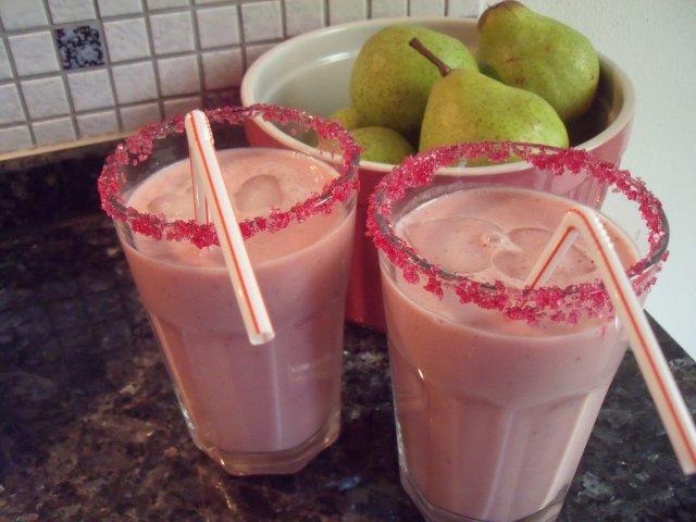 erdbeer-kokos-cocktail-rezept