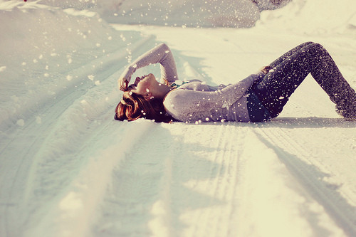 beautiful-girl-hair-snow-tired-Favim.com