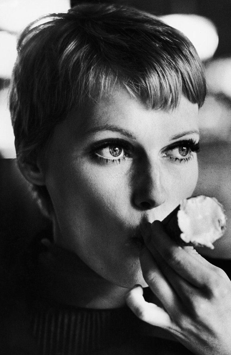 Mia Farrow 1960 ph Terry O Neill