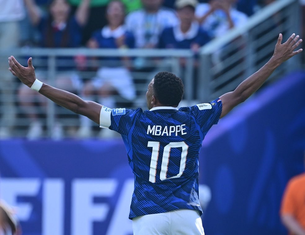 Mbappe jubel 1 - Copy