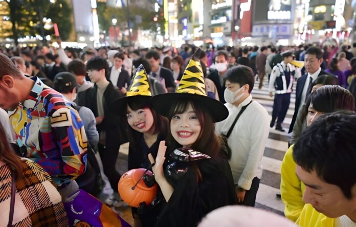 cpcurzwex3ny_Halloween-steht-vor-der-Tuer-und-der-Ber.jpg