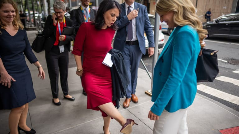 new-york-annalena-baerbock-zeigt-ihren-s