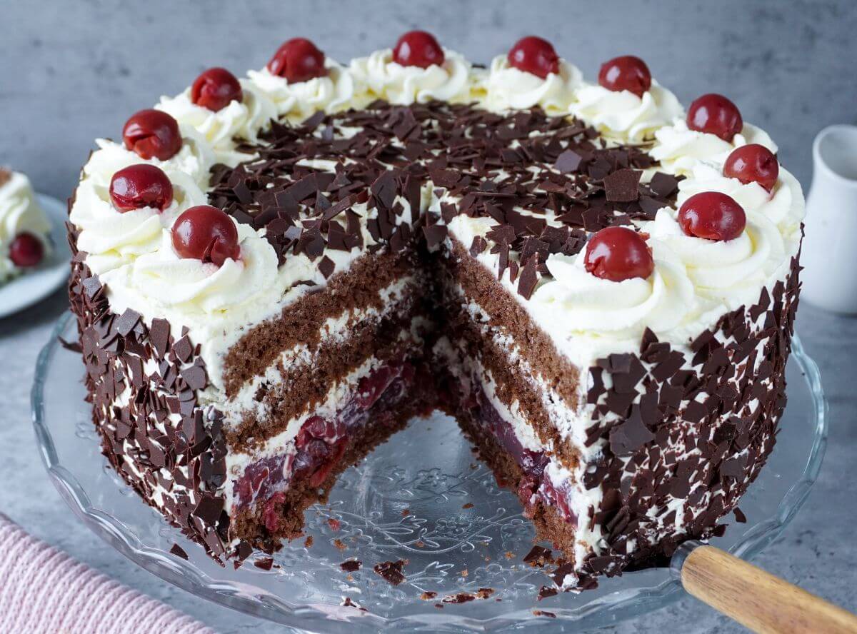 schwarzwaelder-kirschtorte