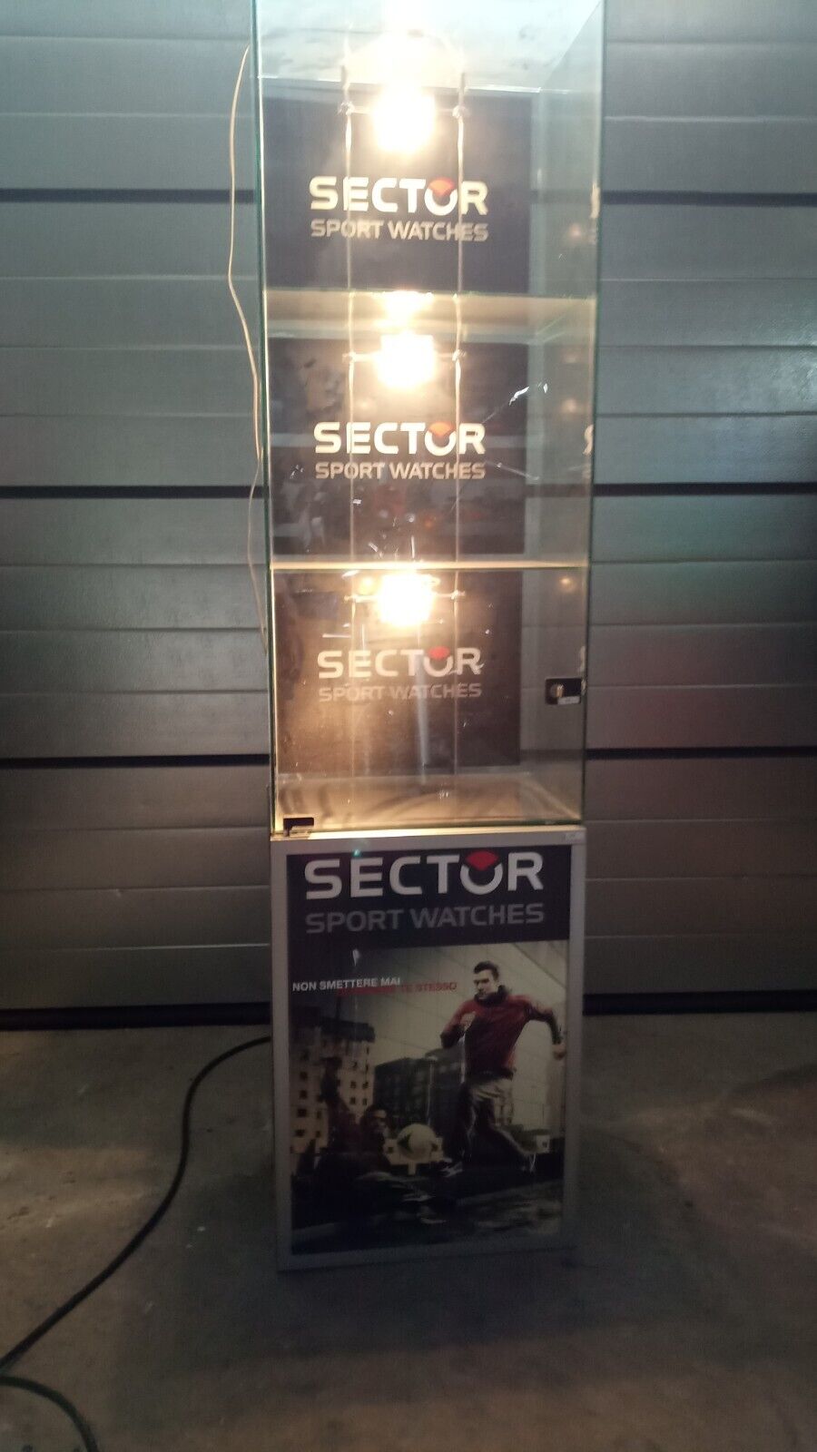 s-l1600 7 Sector Vitrine