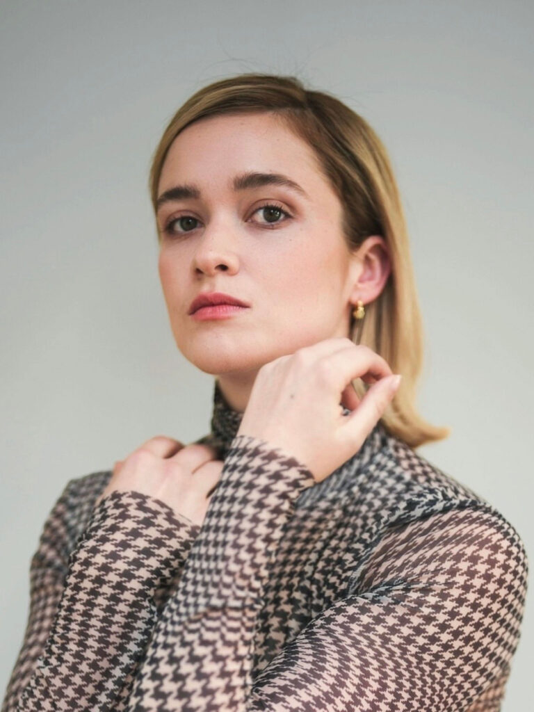 Bad-Behaviour-Director-Alice-Englert-768
