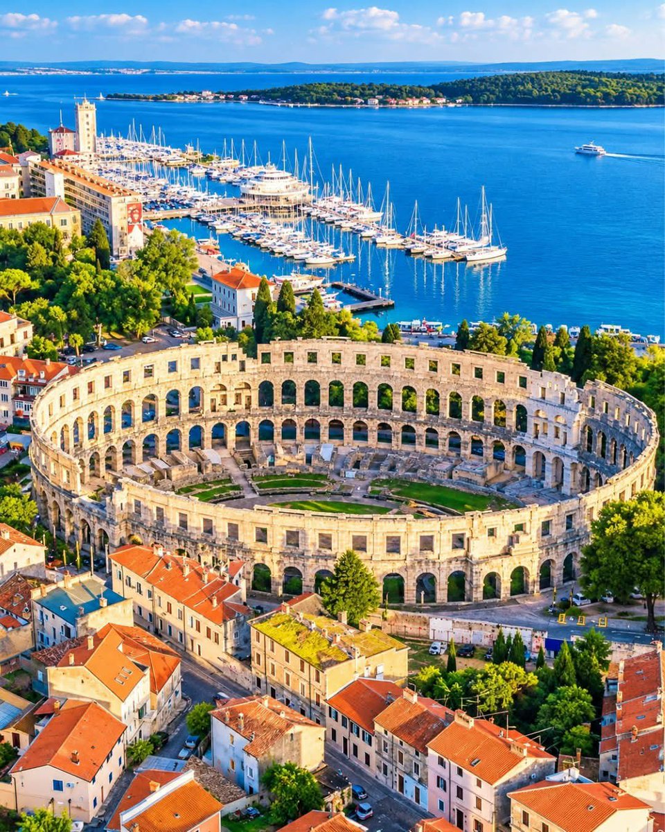 Pula Kroatien - Copy