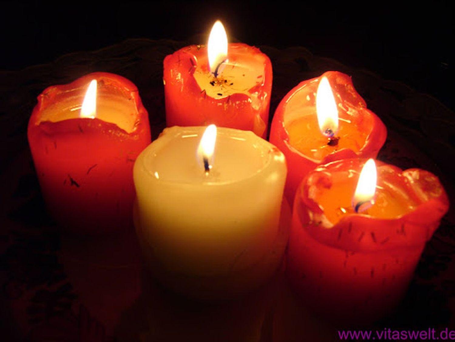 5 brennende Kerzen
