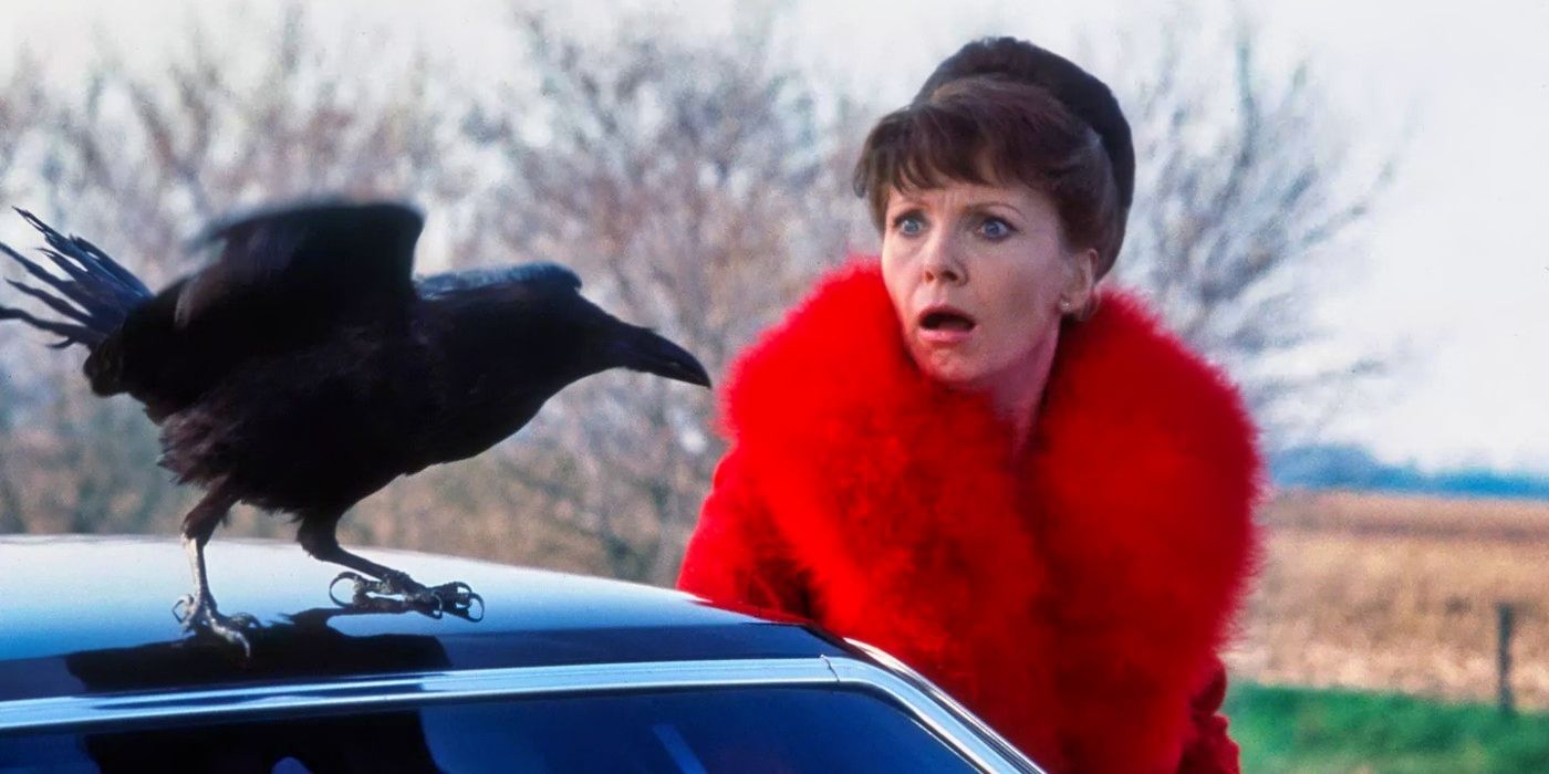 elizabeth-shepherd-as-joan-hart-looking-