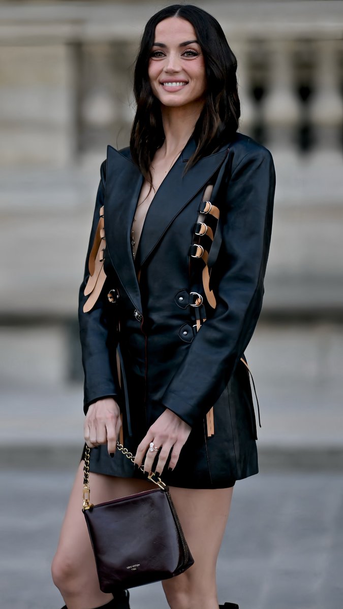 LV photocall 4 - Copy