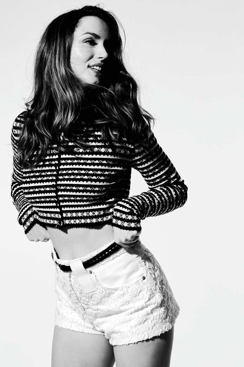 elle ana in hot pts - Copy