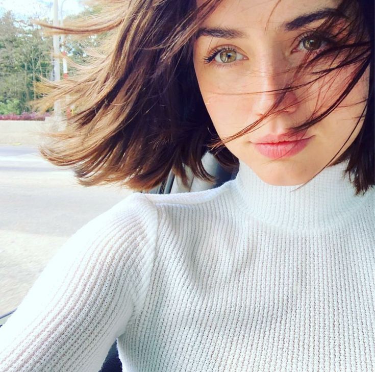 Ana de Armas in tutto bianco - Copy