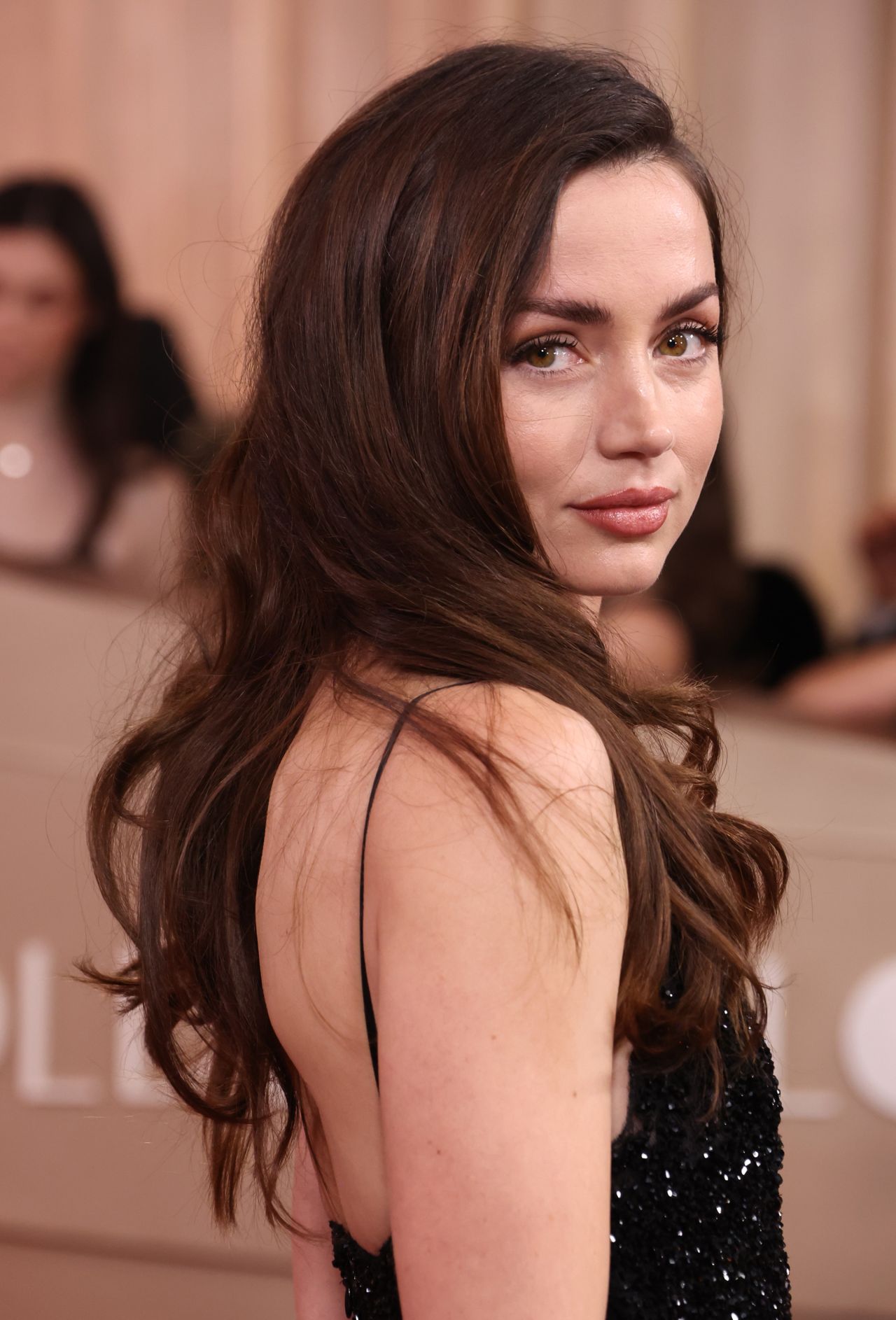 ana-de-armas-at-golden-globe-awards-in-b