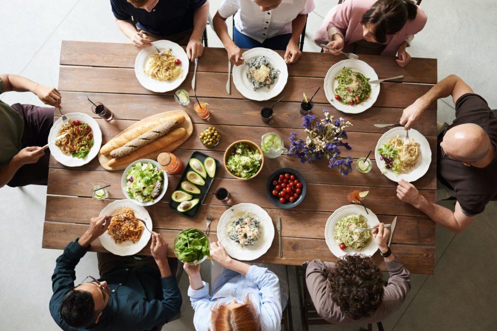 team-lunch-in-firmen-1024x683