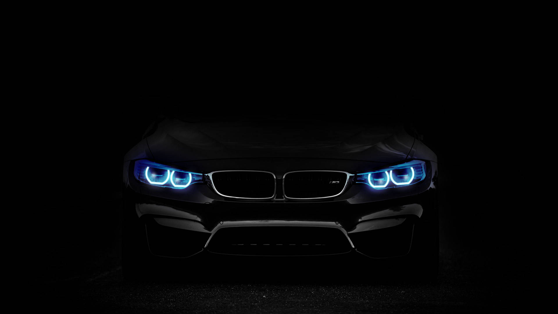 4k-bmw-car-in-dark-c0ot64ri2fecu1pr