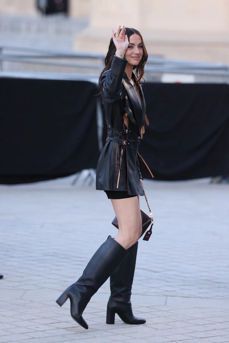 LV photocall 1 - Copy