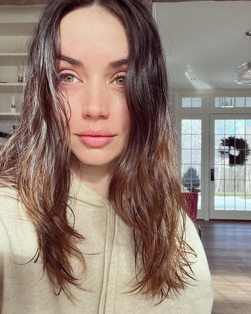 capelli bagnati Ana - Copy