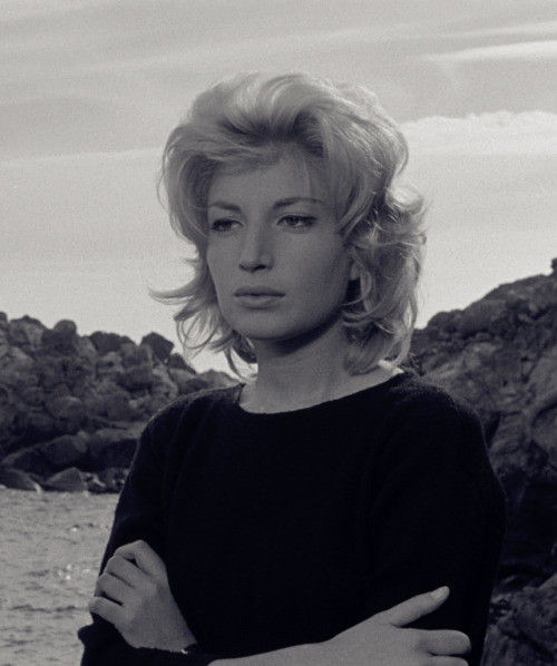 LAvventura Monica - Copy