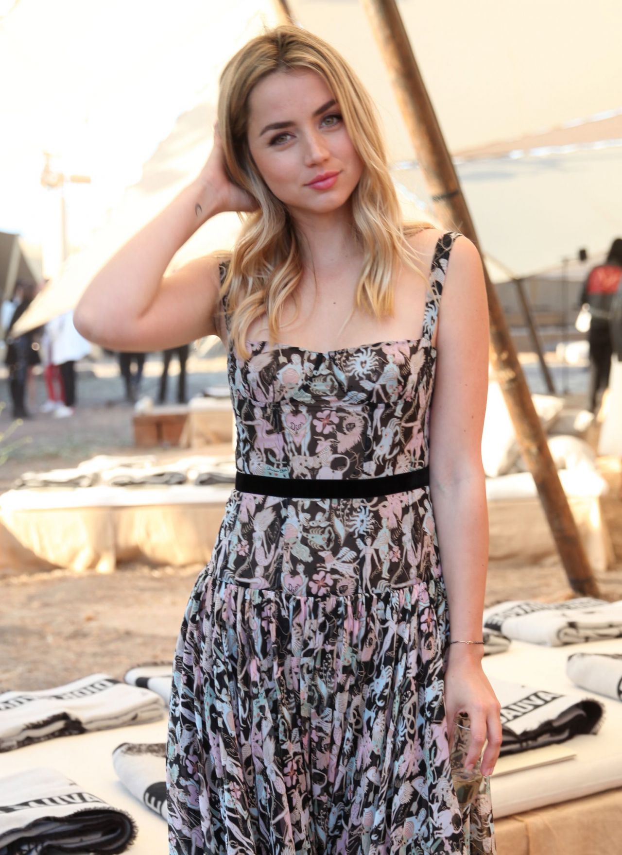 ana-de-armas-dior-cruise-collection-2018