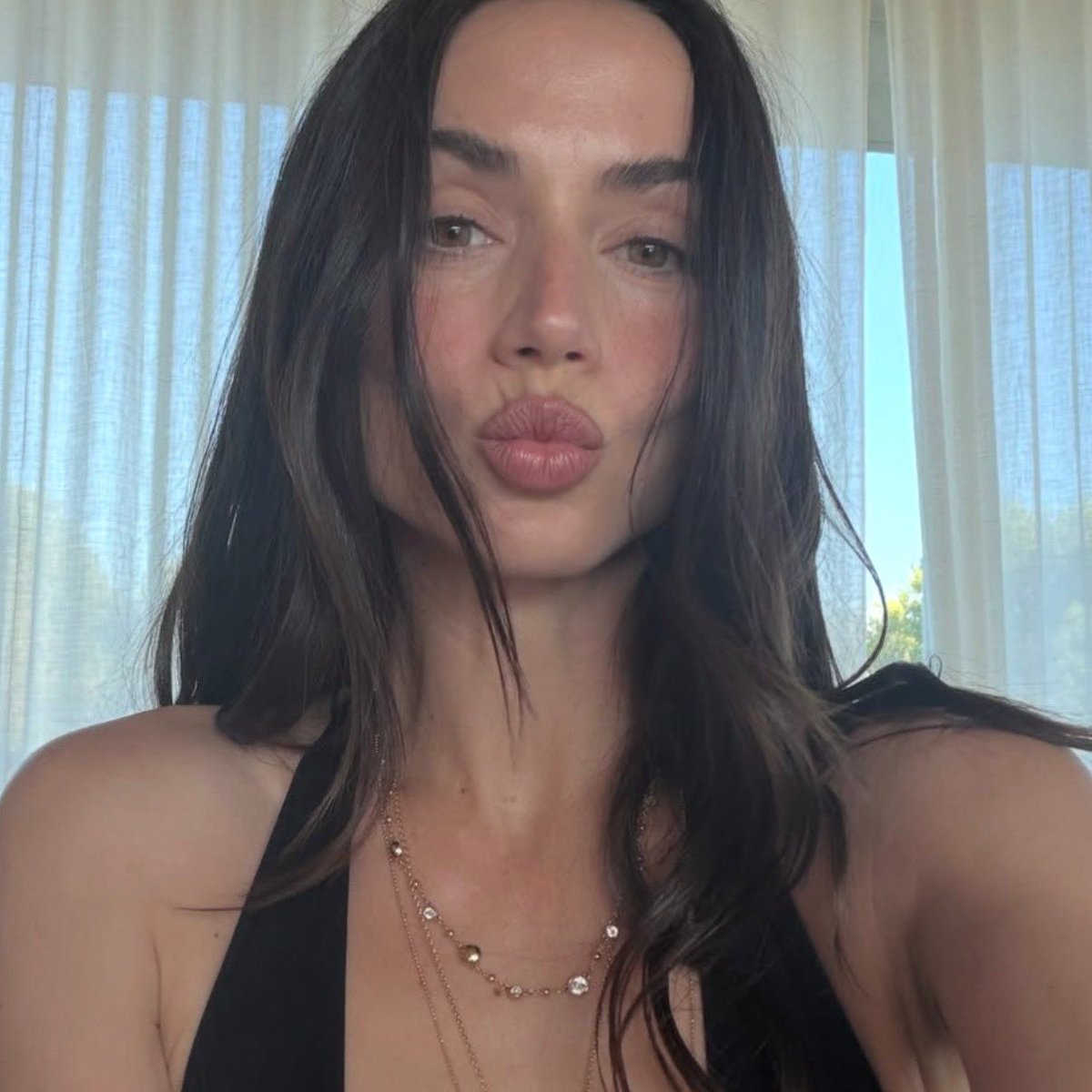 Selfie Ana 2 - Copy