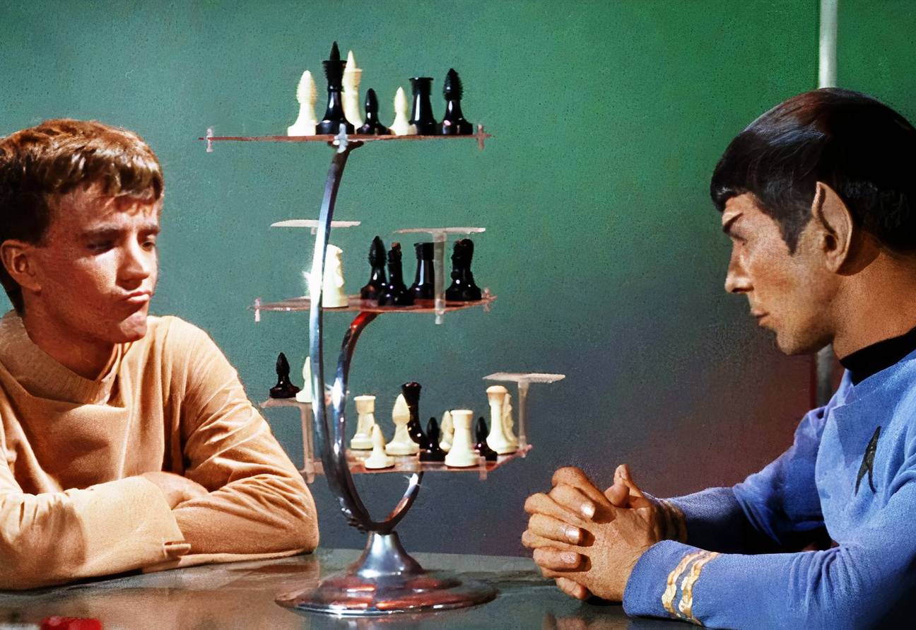 spock-and-charlie-play-3d-chess