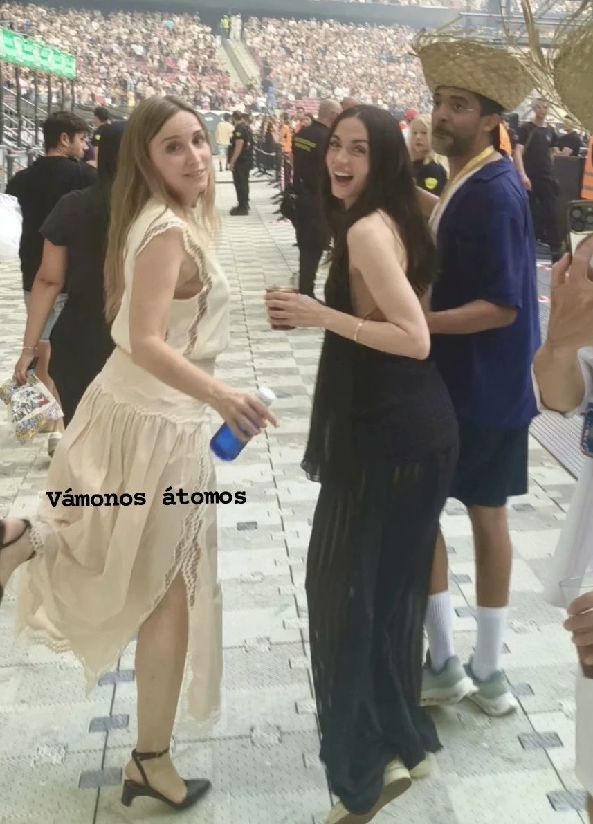 Ana si sta divertenda - Copy