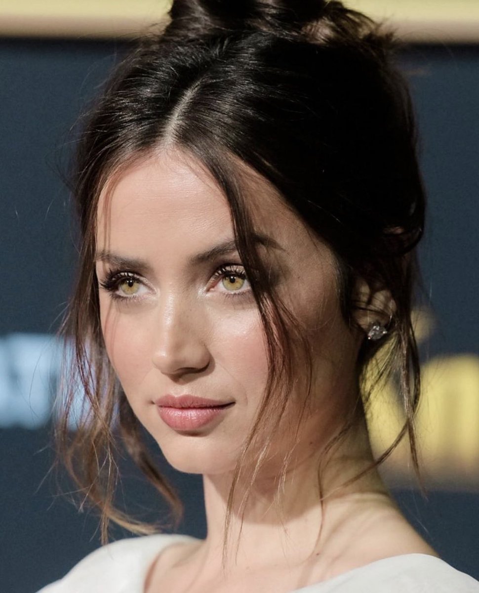 strike a pose ana - Copy