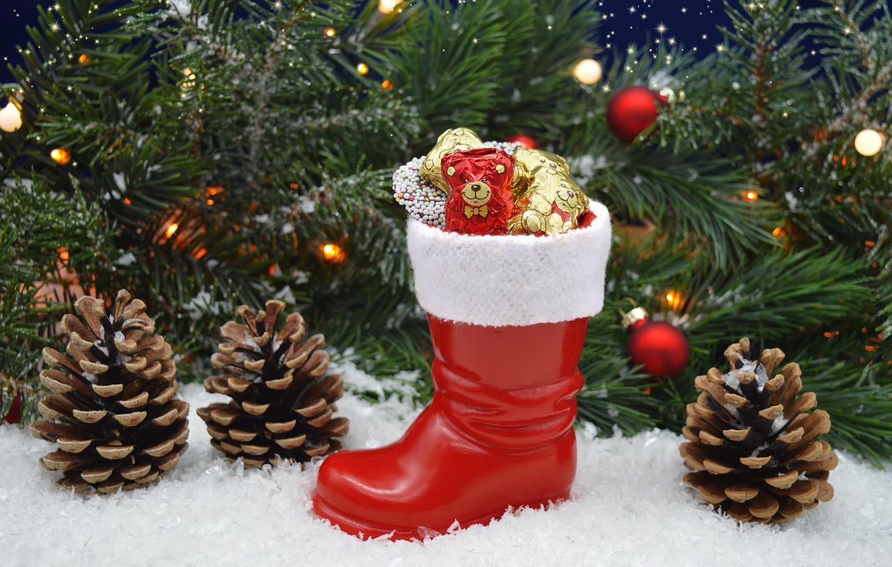 nicholas-6820653 1280