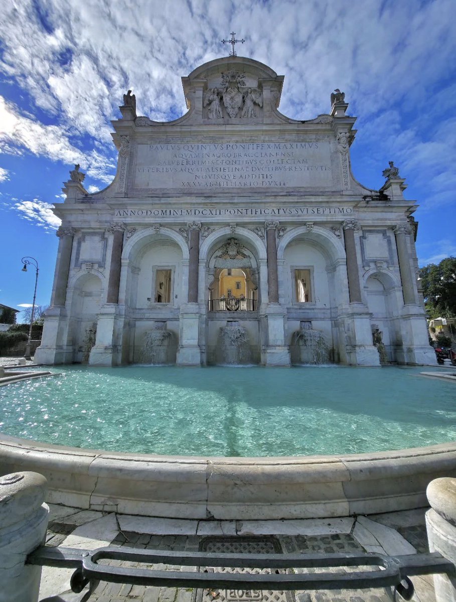 Fontana dell acqua Paola - Copy