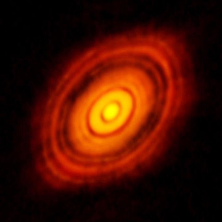 720px-HL Tau protoplanetary disk