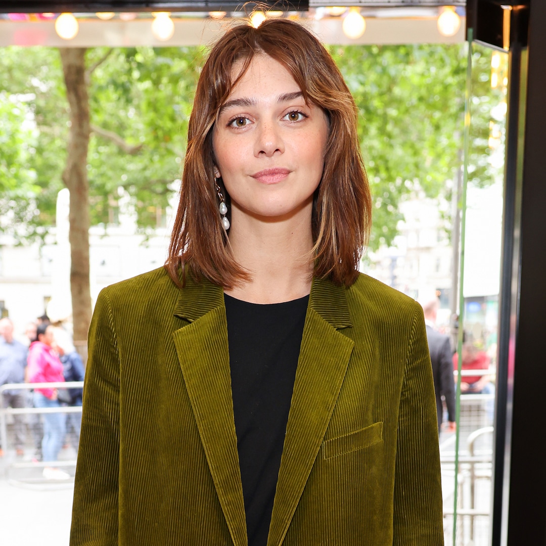 rs 1200x1200-220822104624-1200-Emma Appl