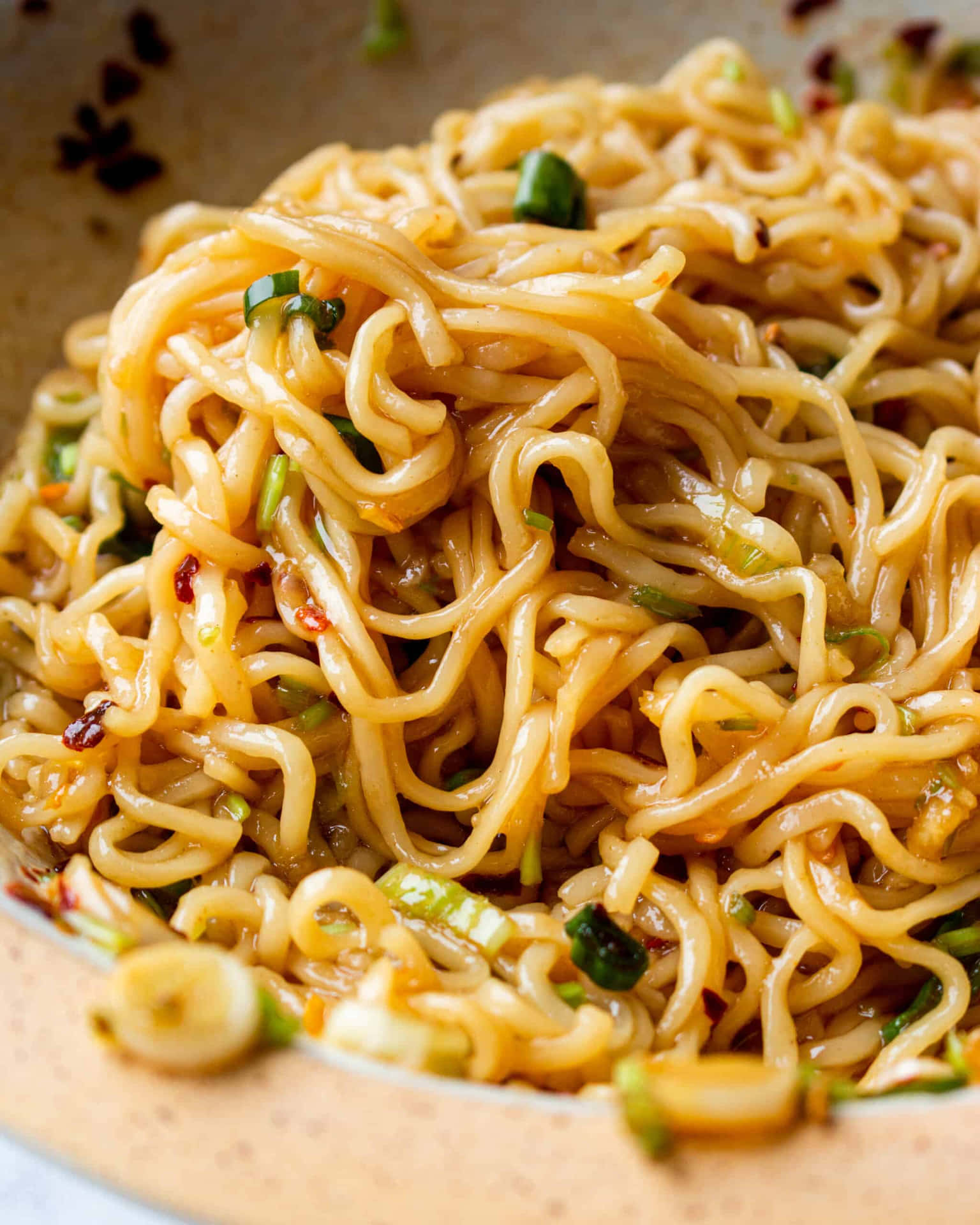 spicy-chili-oil-ramen-noodles-jgy1d9wchq