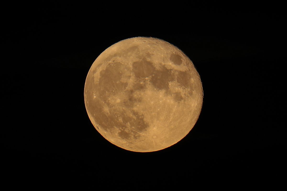 full-moon-is-seen-in-new-york-city-unite