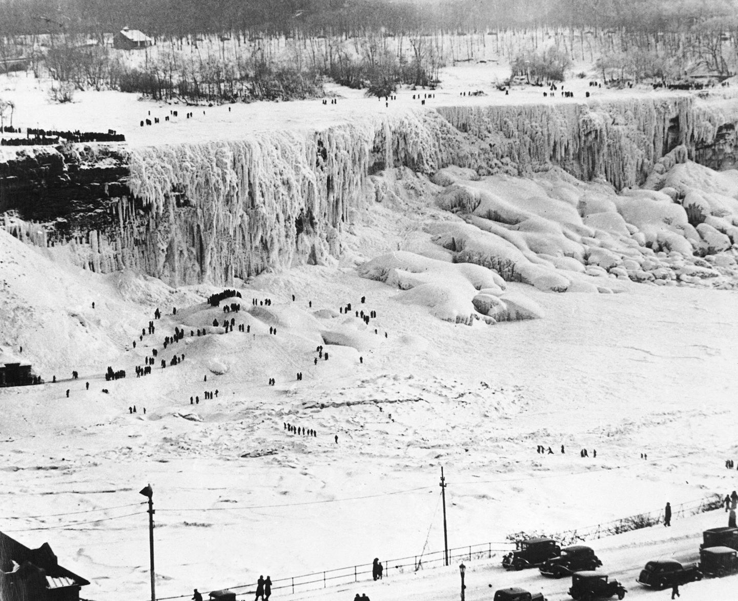 1936-niagara-falls-g--104418948