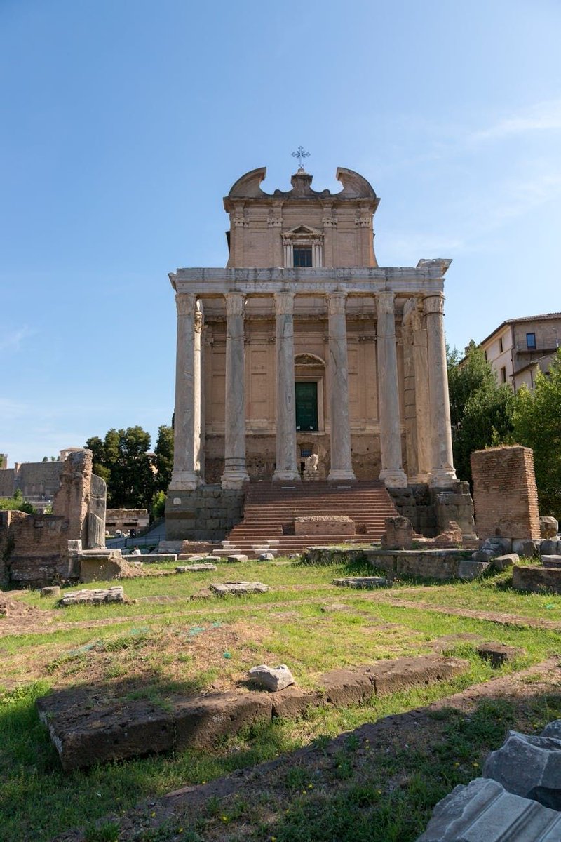 Tempio di Antonino e Faustina - Copy
