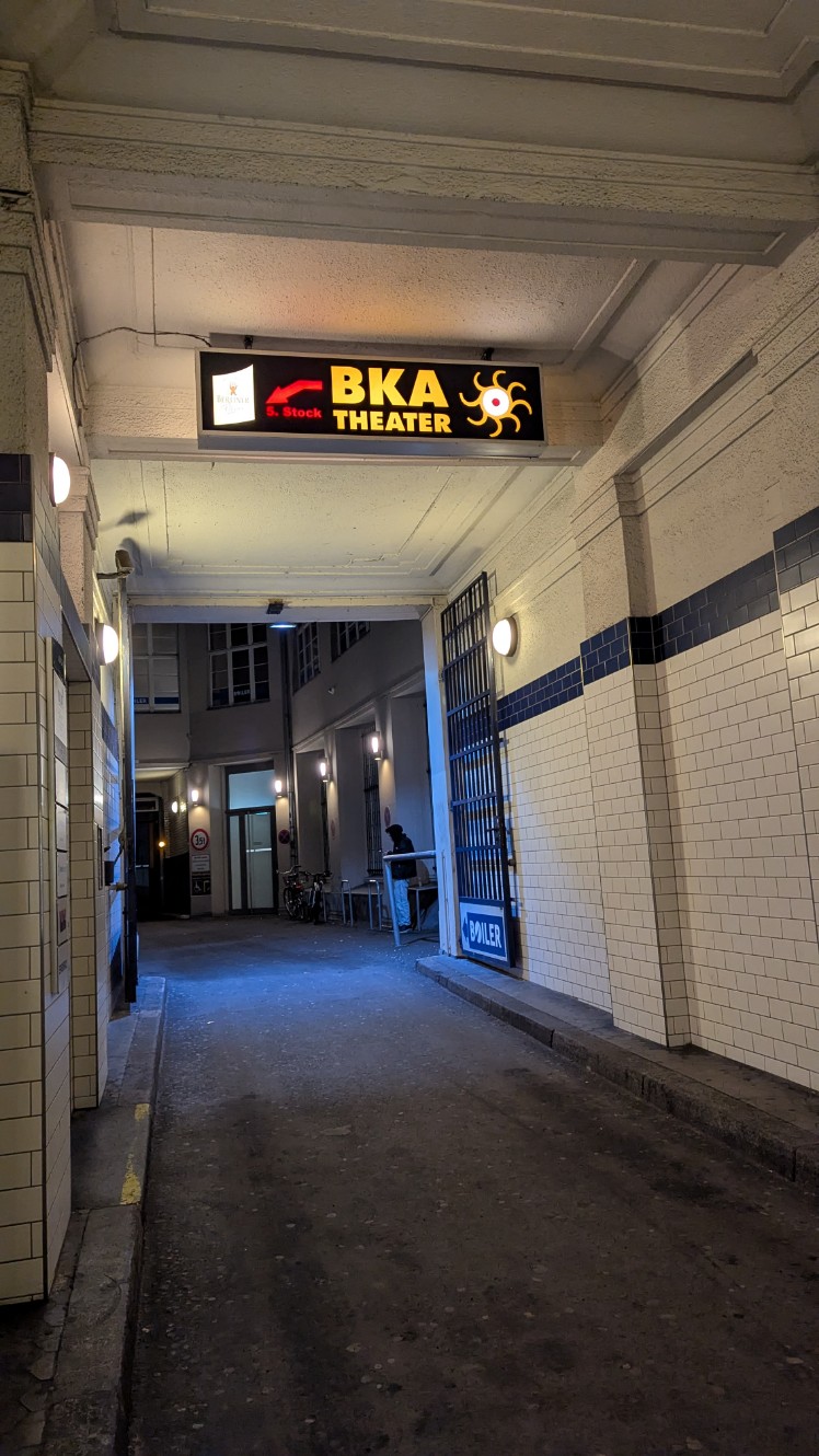 074e2ec0-c216-409f-80b3-7148f33b21b5 cop