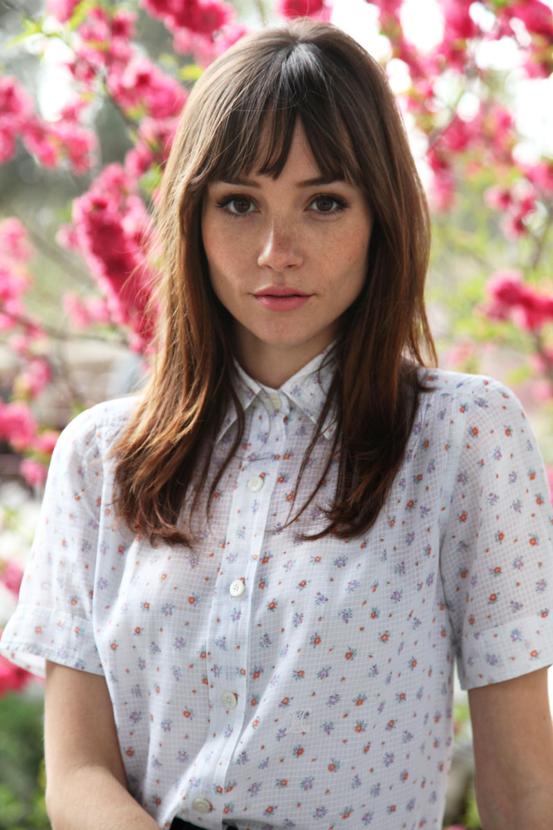 Jocelin Donahue in white blouse