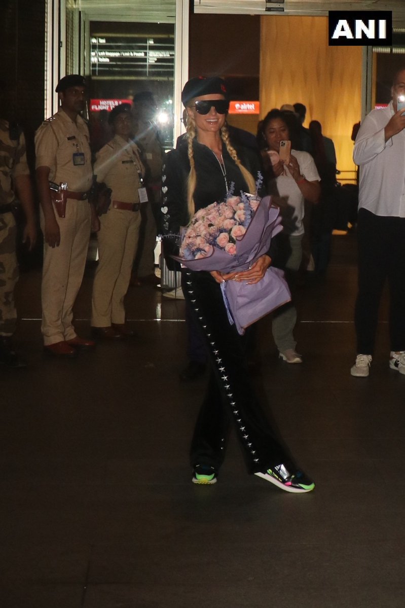 Mumbai Paris Hilton 2 - Copy