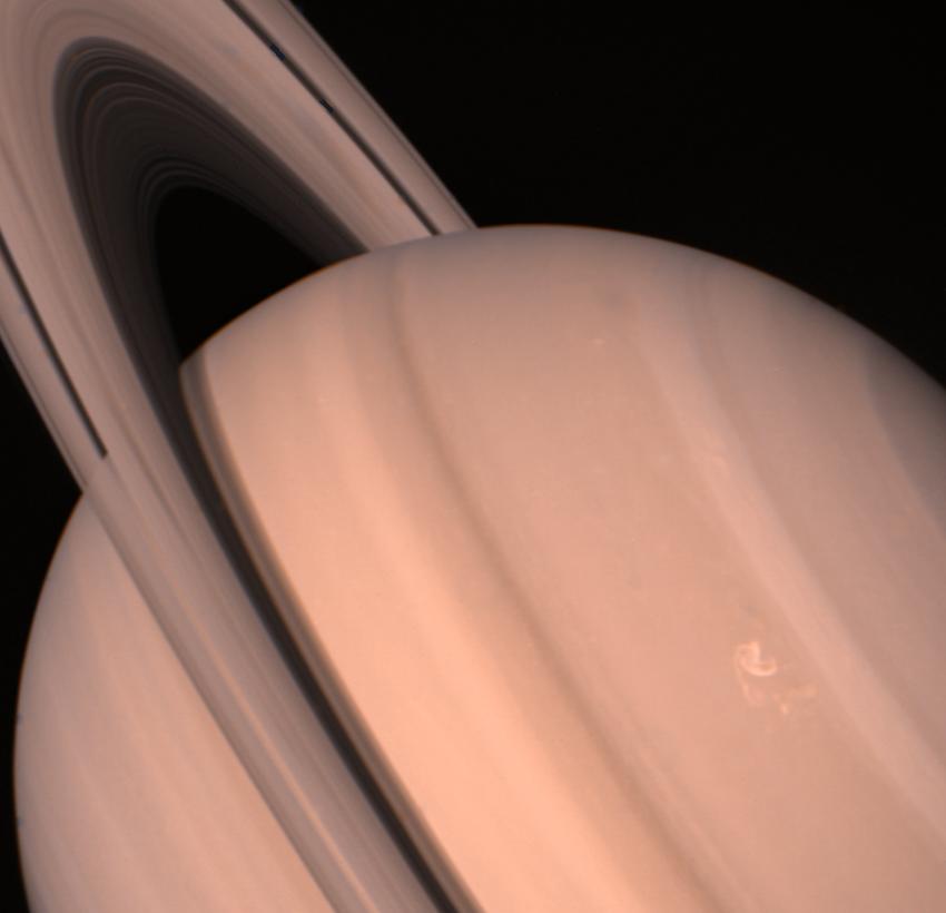 PIA01966 Saturn and its Ring System