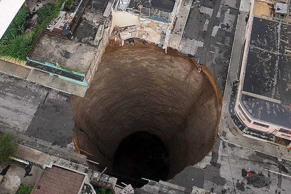 sinkhole-guatemala