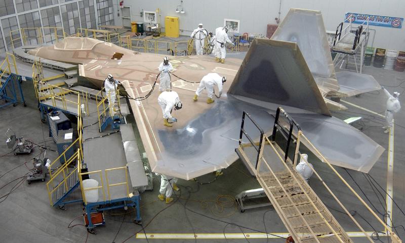 F 22 assembling1