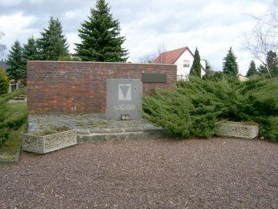 gedenkstaette auf dem leauer friedhof