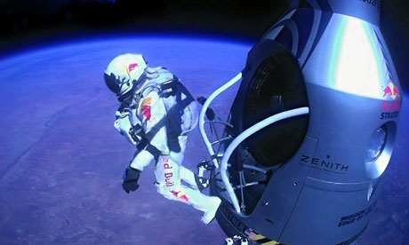 Felix-Baumgartner-jump-008