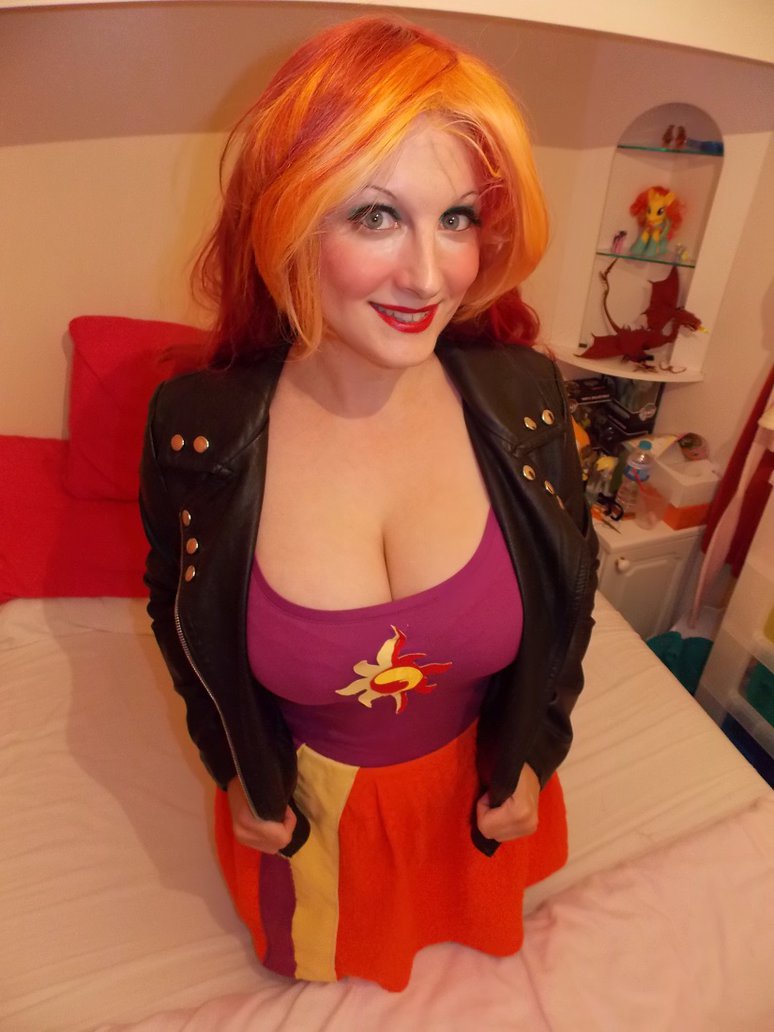 comfy cosplay   sunset shimmer by lezlid