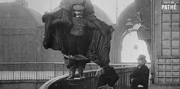 franz reichelt jumps off th