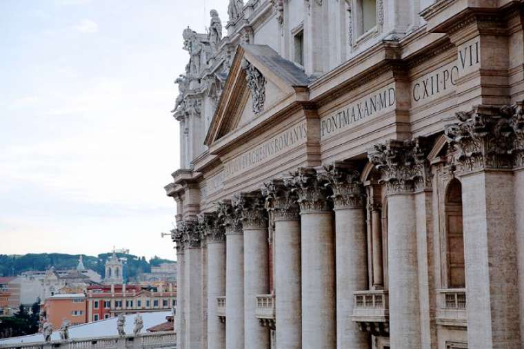 A view of the facade of St Peters Basili