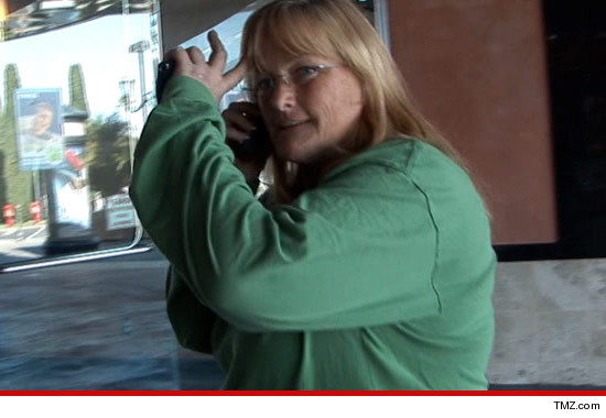 0809-debbie-rowe-tmz-article-3